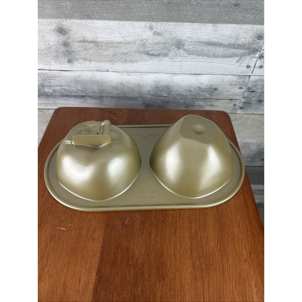 Nordic Ware Apple Cake Pan - 5 Cup Capacity - Cast Aluminum - Made In The USA